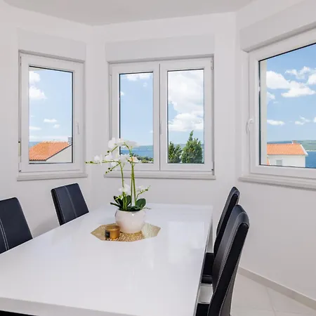 Korina Apartman *