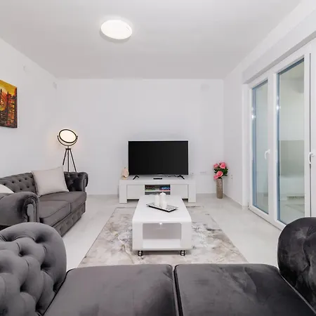 Korina Apartment Selce