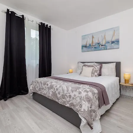 Apartment Korina Selce